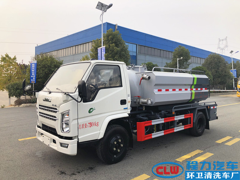 江鈴順達5方清洗吸污車（地下室作業）